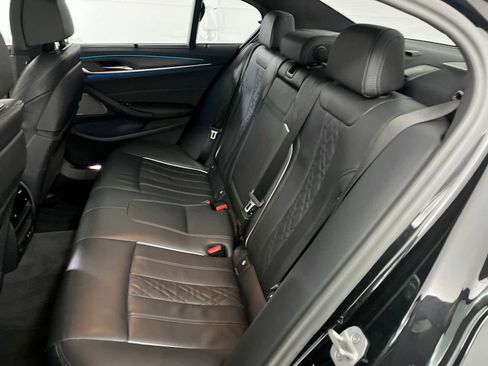 Used 2023 BMW 530e xDrive w/ Executive Package image 26