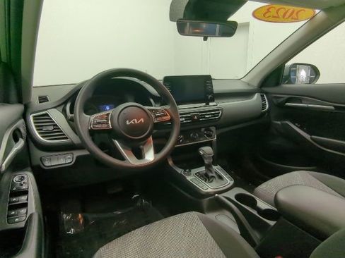 Used 2023 Kia Seltos LX image 21
