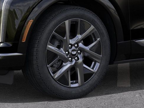 New 2025 Cadillac Optiq Luxury 1 image 9