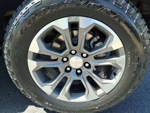Certified 2023 Chevrolet Silverado 1500 High Country w/ Technology Package AWD/4WD image 9