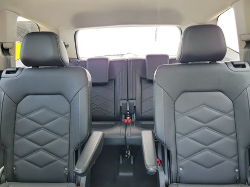 Used 2024 Volkswagen Atlas SE FWD image 27