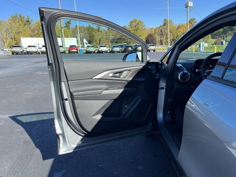 New 2026 Chevrolet Equinox EV LT image 11