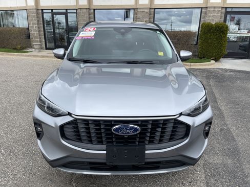 Certified 2024 Ford Escape Platinum AWD/4WD image 9