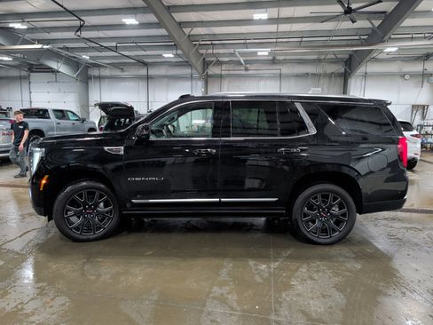 Used 2026 GMC Yukon Denali w/ Sun & Power Step Package AWD/4WD image 5