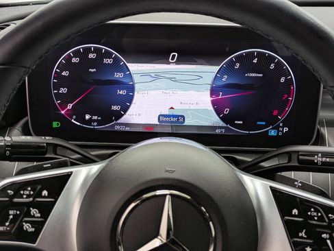 Used 2023 Mercedes-Benz C 300 C 300 image 21