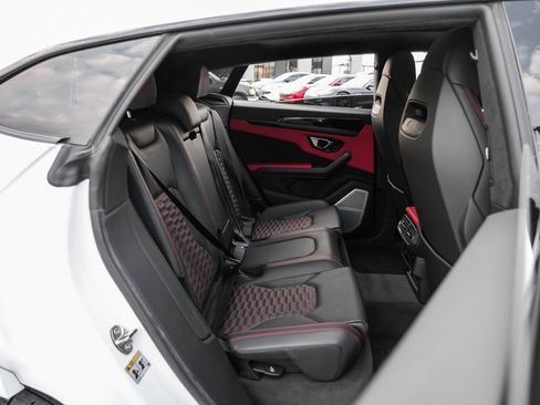 Used 2022 Lamborghini Urus image 45