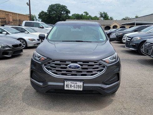Used 2019 Ford Edge SE FWD image 3