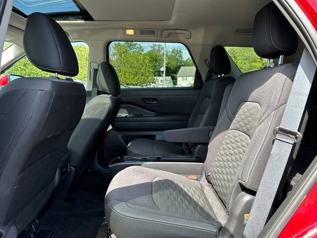Certified 2024 Nissan Pathfinder SV w/ SV Premium Package AWD/4WD image 24