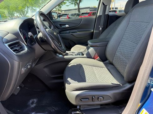 Used 2020 Chevrolet Equinox LT w/ Driver Convenience Package AWD/4WD image 17