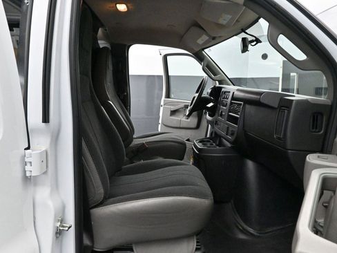 Used 2024 GMC Savana 2500 w/ Driver Convenience Package image 22