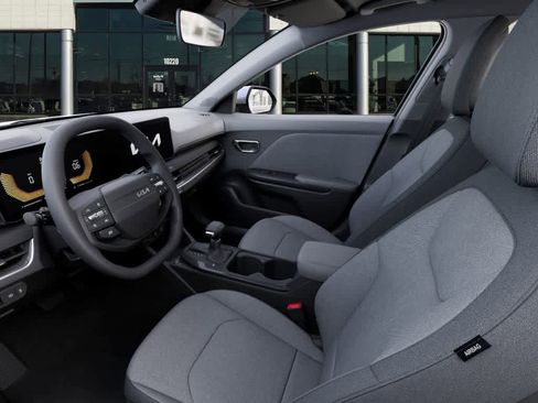 New 2026 Kia K4 LXS FWD image 17