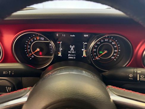 Used 2023 Jeep Gladiator Rubicon w/ Cold Weather Group AWD/4WD image 19