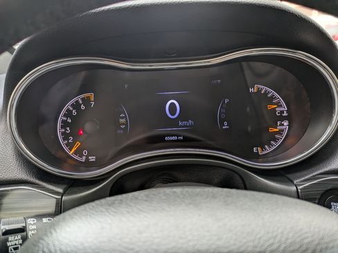 Used 2021 Jeep Grand Cherokee Laredo X image 19