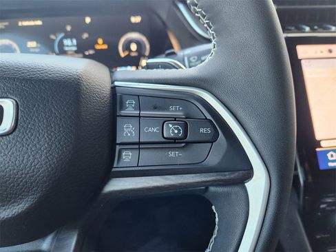 Used 2023 Jeep Grand Cherokee L Limited image 29