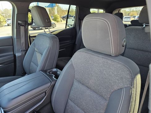 Used 2024 Chevrolet Traverse LT image 18