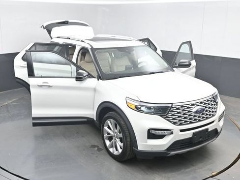 Used 2022 Ford Explorer Platinum w/ Equipment Group 601A AWD/4WD image 56