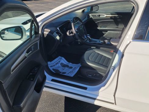 Used 2015 Ford Fusion SE w/ Equipment Group 202A FWD image 18