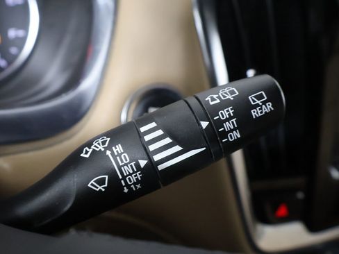 Used 2023 Chevrolet Traverse Premier AWD/4WD image 50