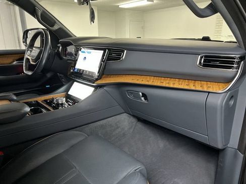 Used 2022 Jeep Grand Wagoneer Series II w/ Premium Group II AWD/4WD image 30