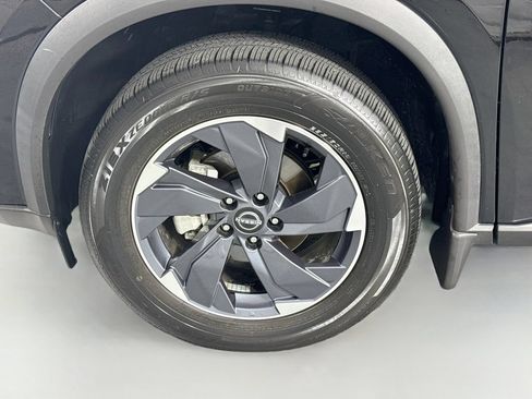 Used 2025 Nissan Rogue SV w/ SV Premium Package FWD image 33