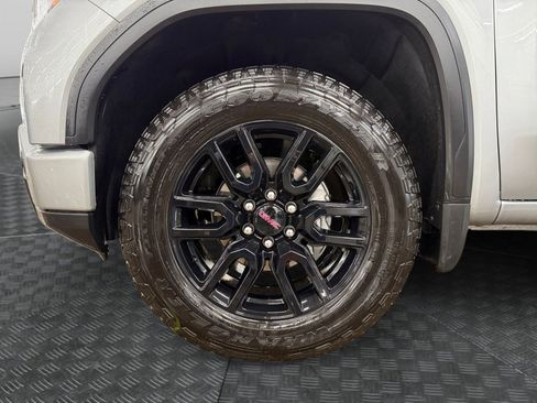 Used 2025 GMC Sierra 1500 Elevation image 27