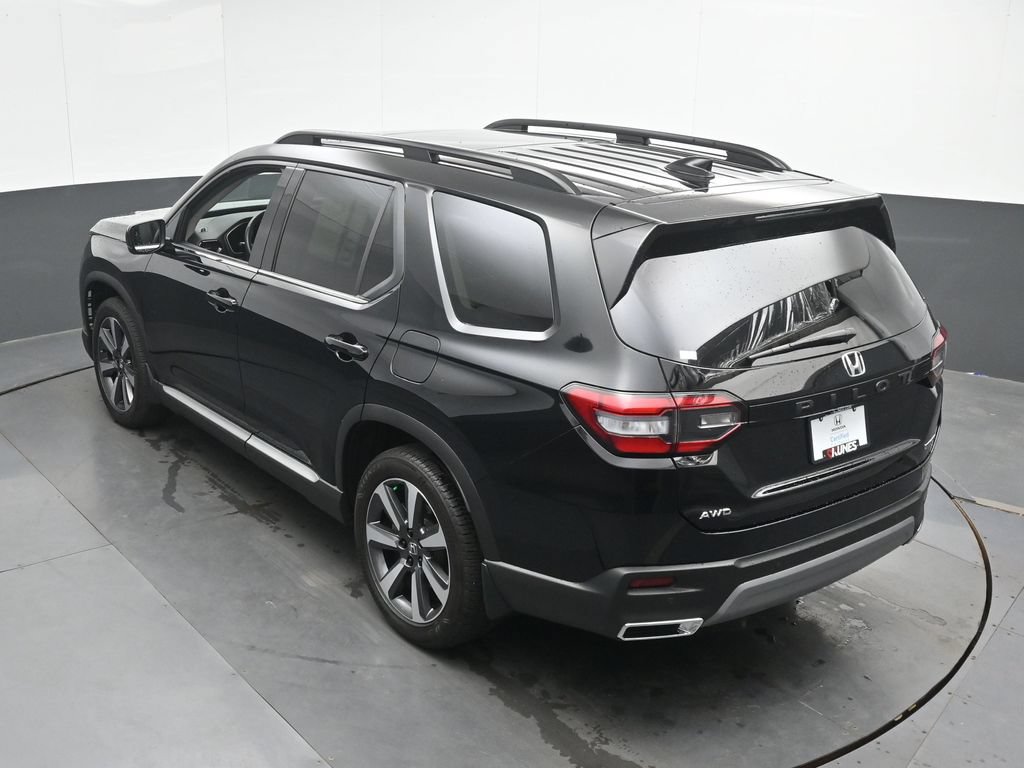 Used 2025 Honda Pilot Touring image 32