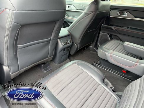 Used 2025 Ford Explorer ST-Line w/ Premium Package AWD/4WD image 15