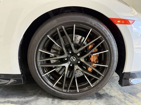 Used 2020 Nissan GT-R Premium AWD/4WD image 45