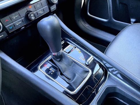 Used 2024 Jeep Compass Latitude image 29