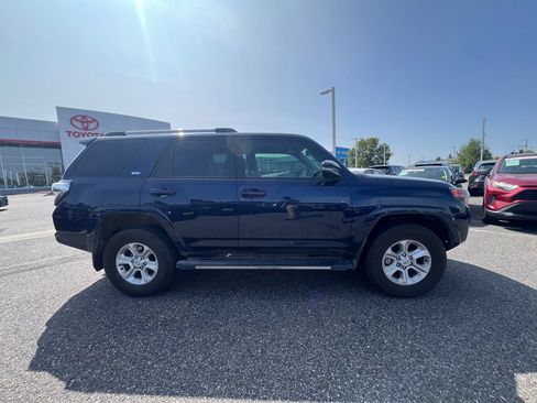 Used 2023 Toyota 4Runner SR5 Premium w/ SR5 Premium Package AWD/4WD image 2