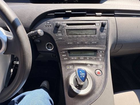 Used 2010 Toyota Prius Two FWD image 33
