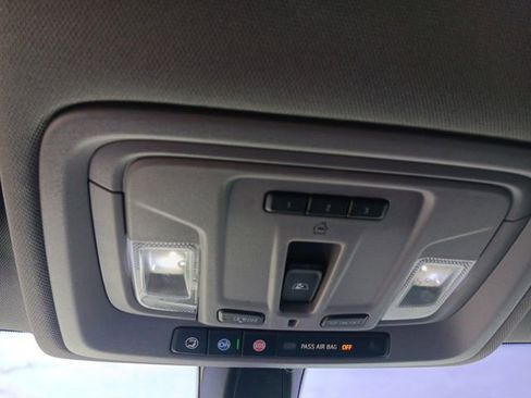 Used 2022 Chevrolet Silverado 1500 LT w/ Z71 Off-Road Package image 24