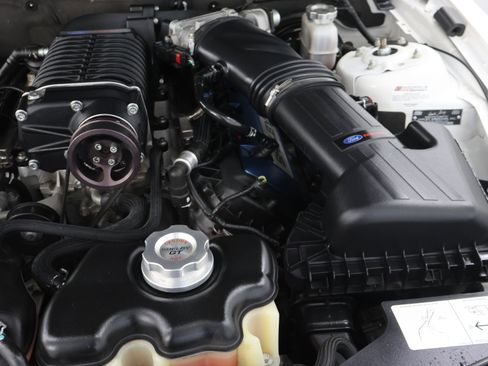 Used 2011 Ford Mustang GT Premium RWD image 15