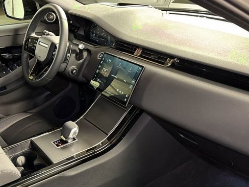 Used 2024 Land Rover Range Rover Evoque Dynamic SE image 10