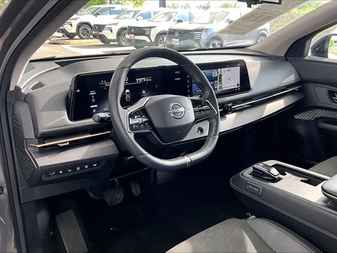 Used 2024 Nissan Ariya AWD image 17