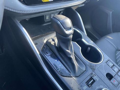 Used 2024 Toyota Highlander XSE image 46