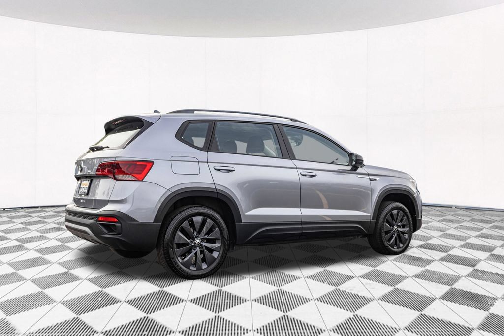 Certified 2024 Volkswagen Taos S FWD image 9