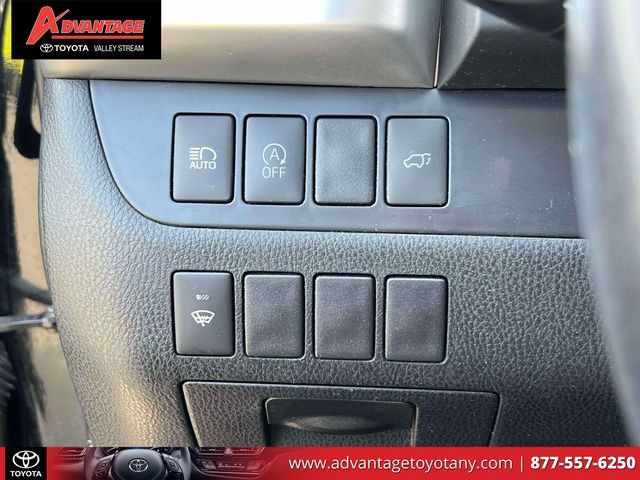 Used 2018 Toyota Highlander Plus AWD/4WD image 22