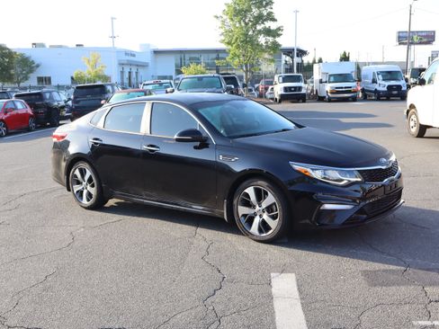 Used 2019 Kia Optima S FWD image 2