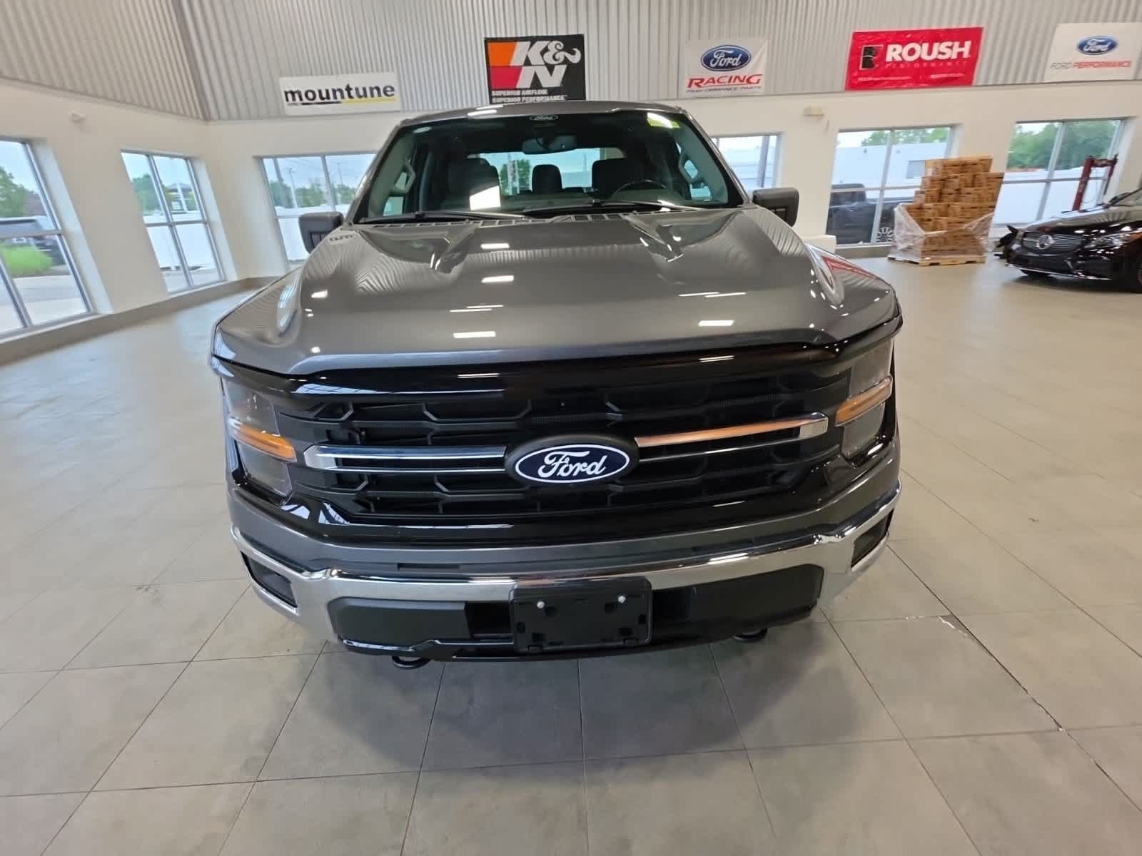 Used 2024 Ford F150 XLT AWD/4WD image 3