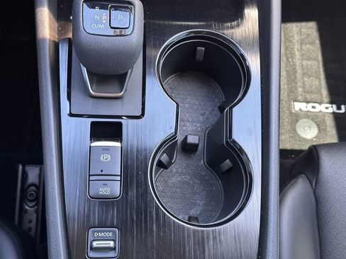 Used 2024 Nissan Rogue SV w/ SV Premium Package image 36