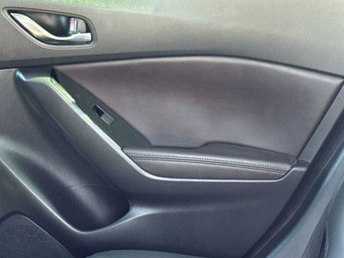 Used 2018 MAZDA MAZDA3 Touring image 13