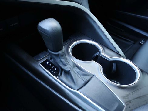 Used 2021 Toyota Camry LE image 16