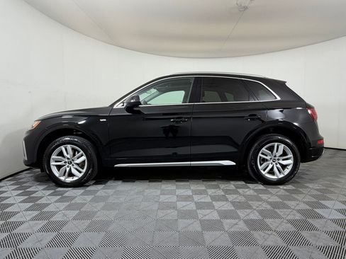 Used 2023 Audi Q5 2.0T Premium w/ Convenience Package AWD/4WD image 2