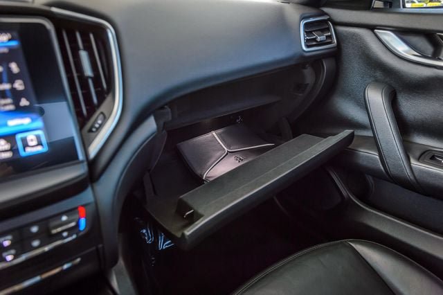 Used 2018 Maserati Ghibli RWD image 33