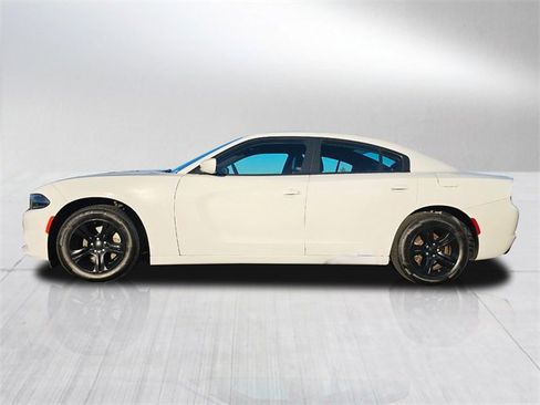 Used 2022 Dodge Charger SXT w/ Leather Interior Group image 3