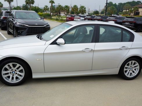 Used 2006 BMW 325i Sedan RWD image 5