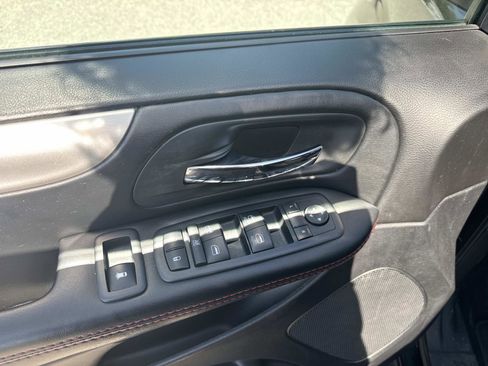 Used 2019 Dodge Grand Caravan GT FWD image 19