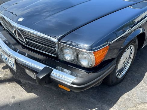 Used 1988 Mercedes-Benz 560 SL image 2