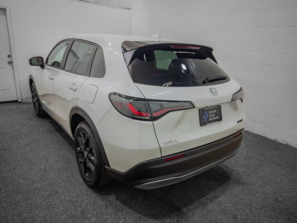 Used 2025 Honda HR-V Sport image 6